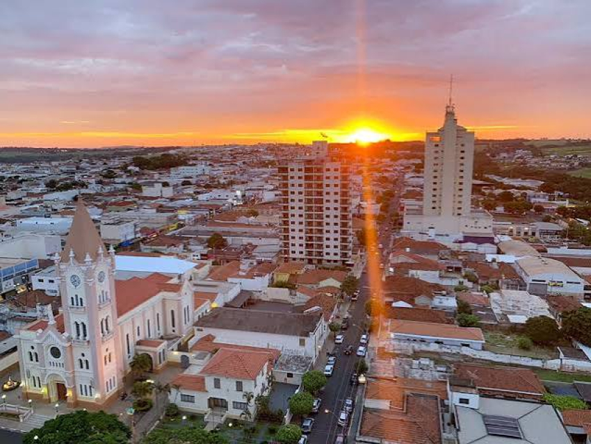 Candidato a Prefeito de Monte Alto apresenta projeto de Super Escola